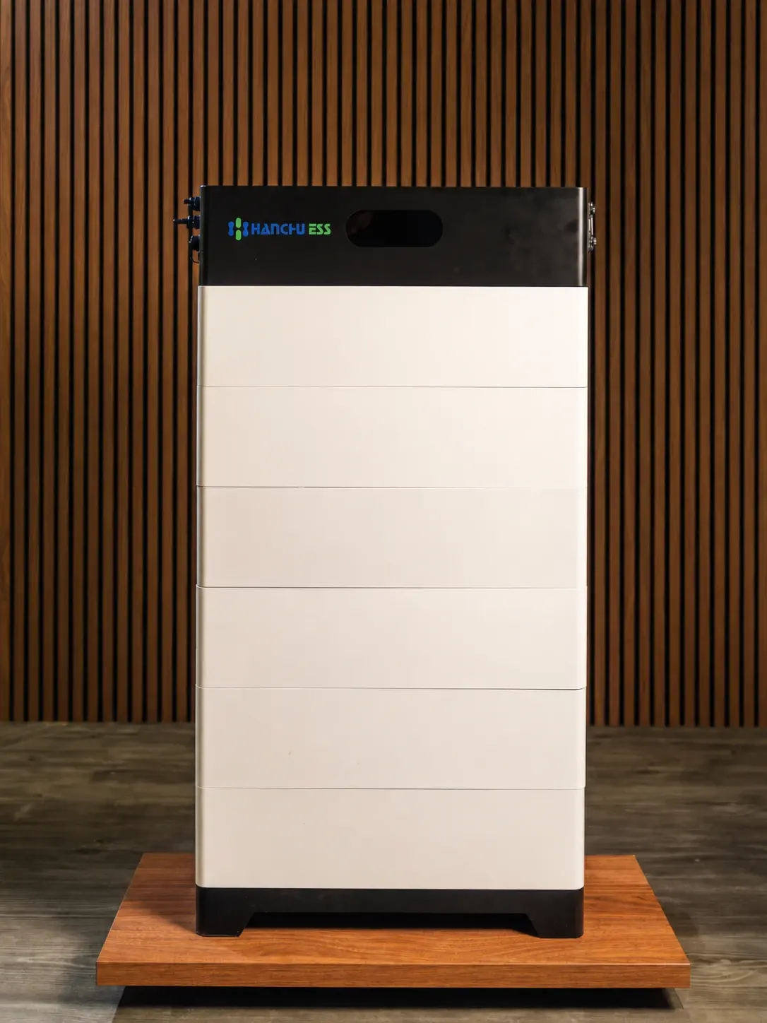 Hanchu ESS home battery: stacked battery modules with the connection unit on top